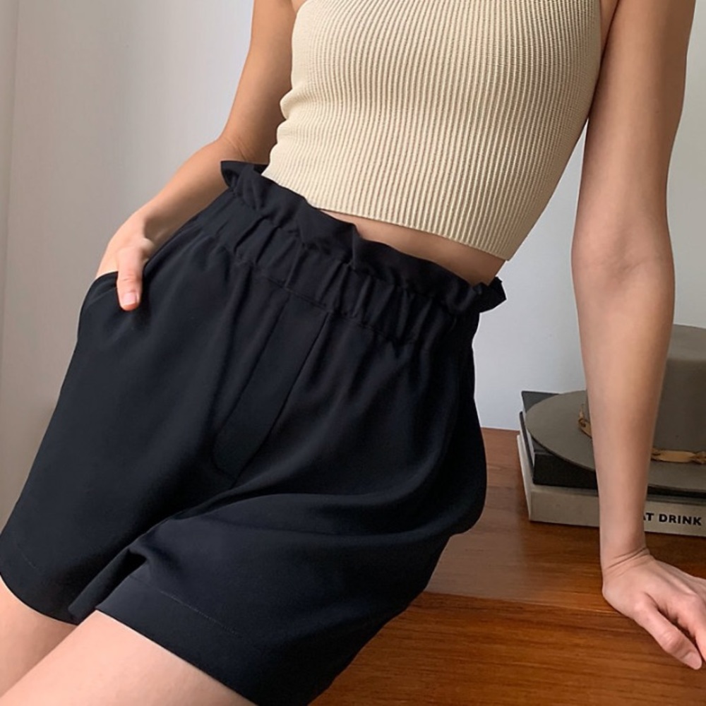 Aritzia Bello short